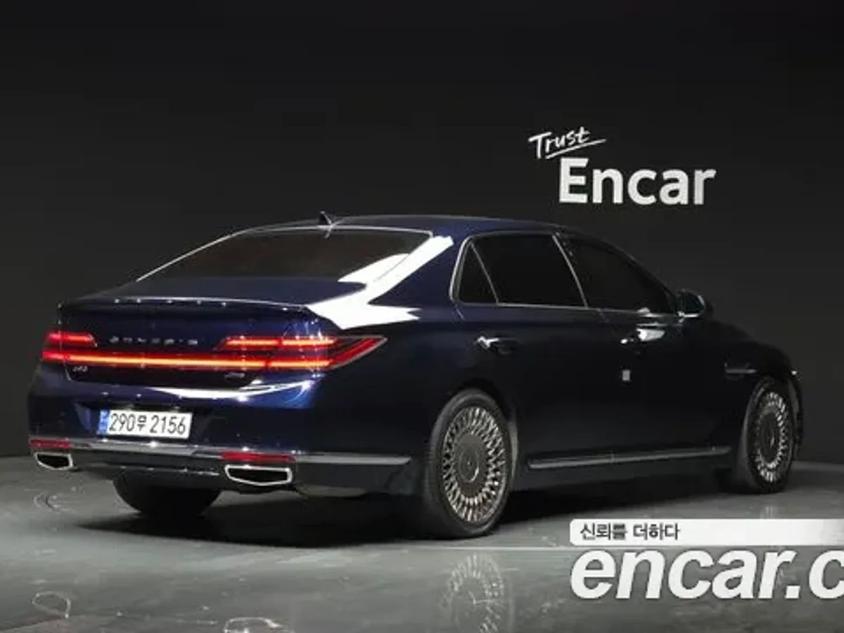 Genesis G90 — تك توب